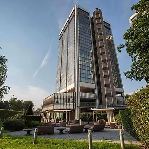 Western The Hub Отель